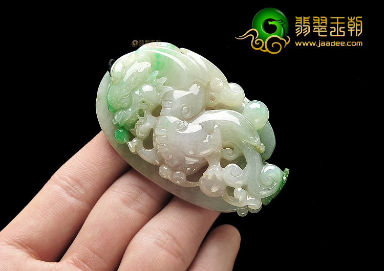 糯冰种飘翠龙行如意挂件