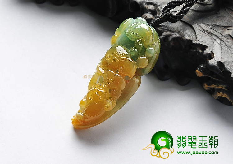 糯冰种黄加绿如意寿挂件