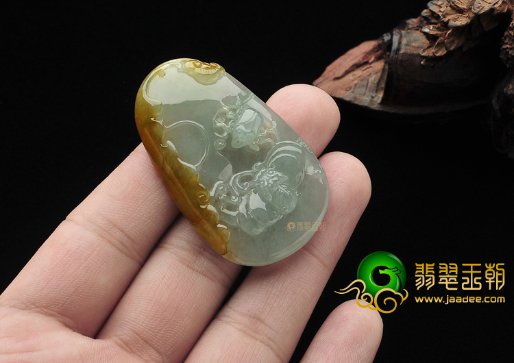 冰种晴水褐黄翡福如意挂件