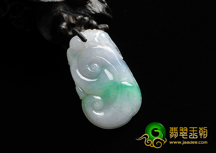 糯冰种飘翠如意挂件