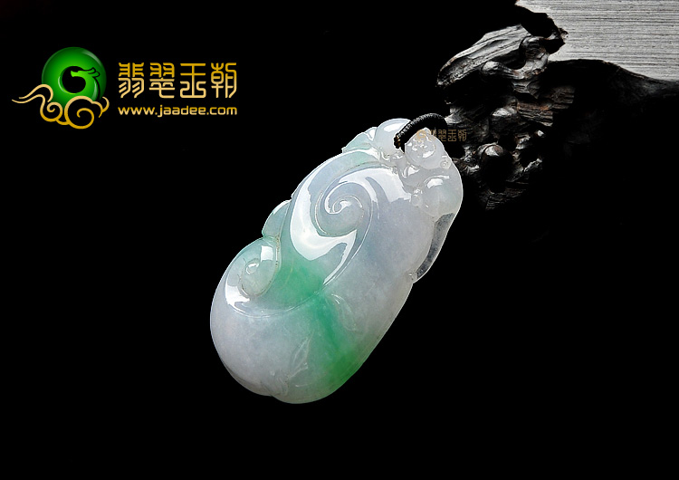 糯冰种飘翠如意挂件