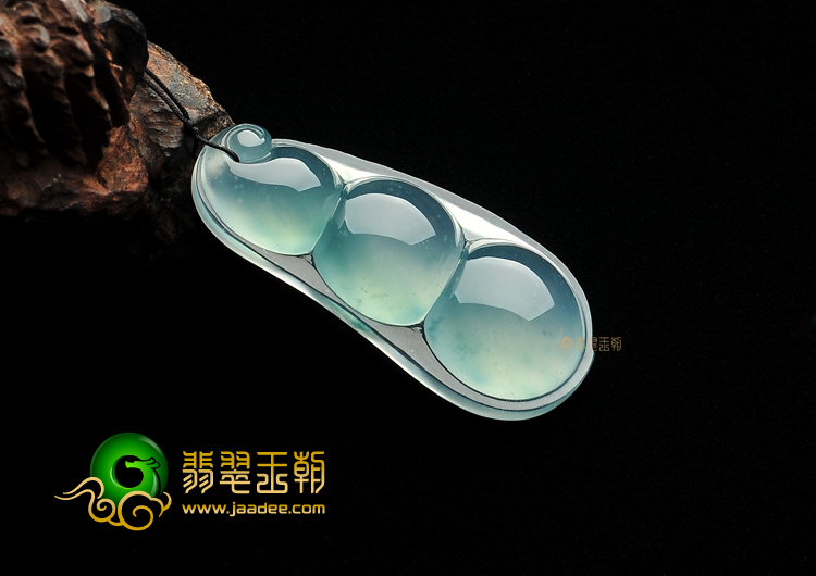 冰玻种略飘花四季豆挂件