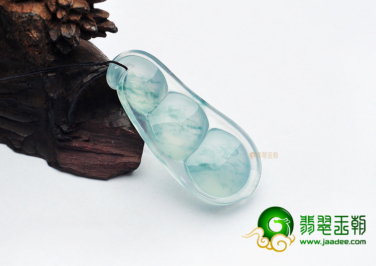 冰玻种略飘花四季豆挂件