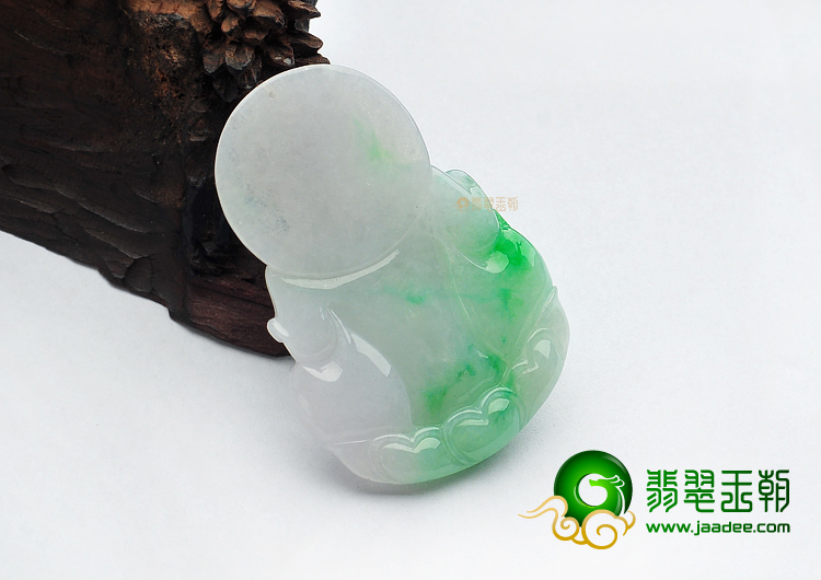 糯冰种淡春带彩观音挂件