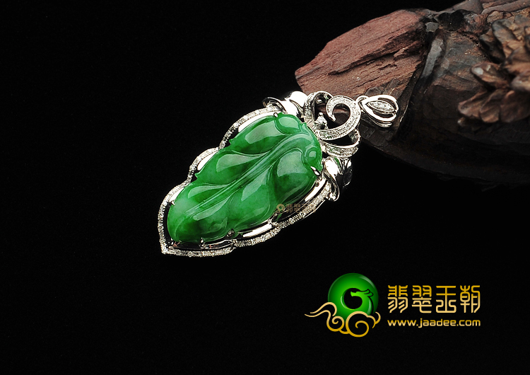 糯冰种翠色镶白金金枝玉叶胸坠(真钻)