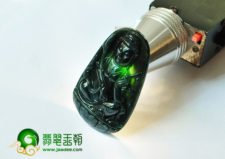 糯冰种墨翠观音挂件