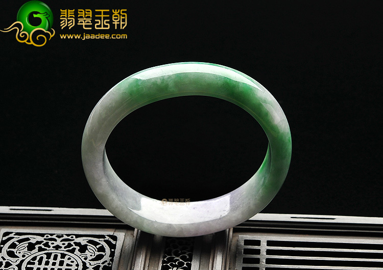 糯冰种春带彩贵妃镯(51.7mm-45.8mm)