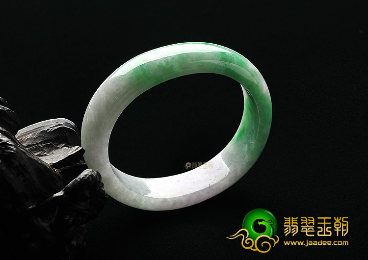 糯冰种春带彩贵妃镯(51.7mm-45.8mm)