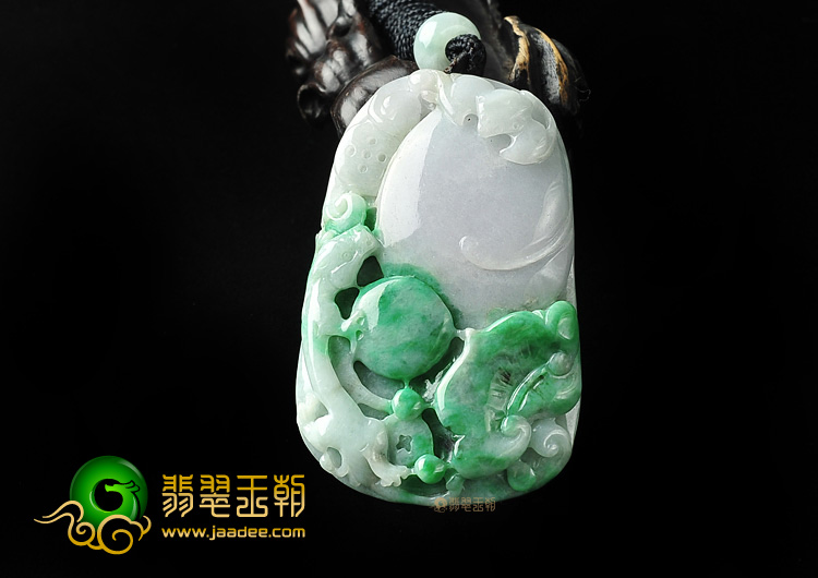 糯冰种淡春带彩螭龙如意挂件
