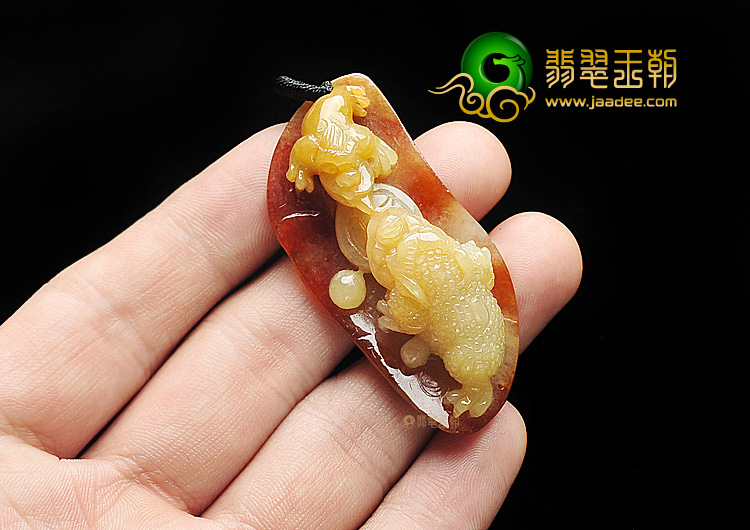 糯冰种褐黄翡招财进宝挂件