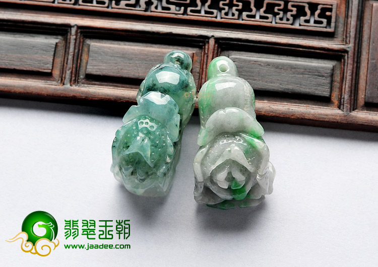 (超值推荐)糯冰种飘花飘翠白菜挂件(一对)