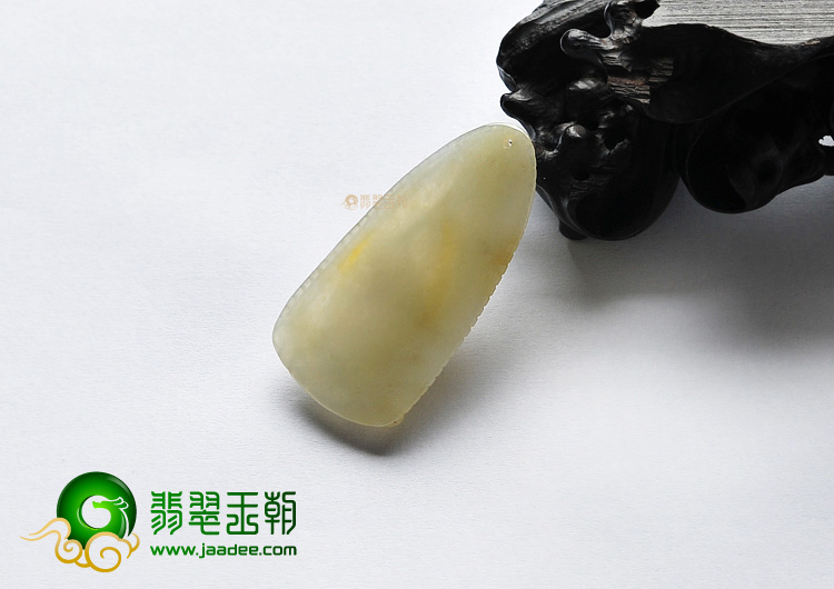 糯冰种黄翡观音挂件