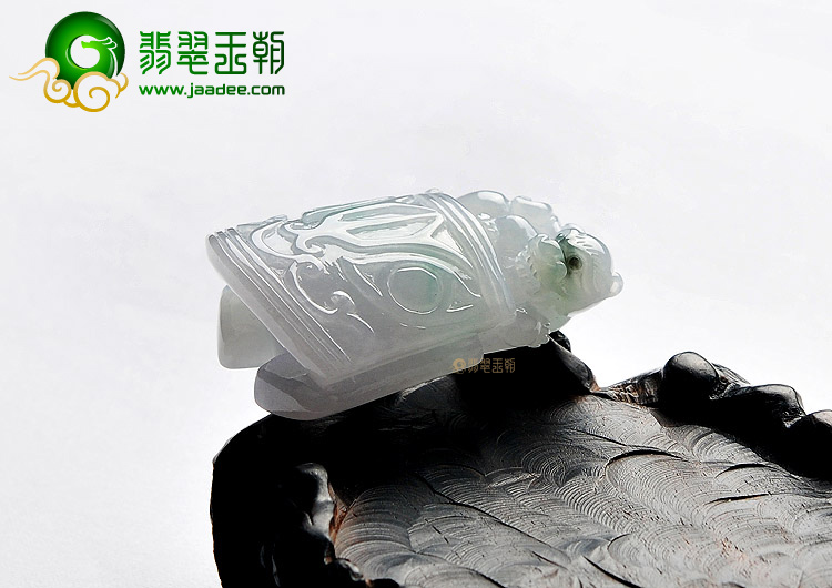 糯冰种略飘花钟上发财挂件