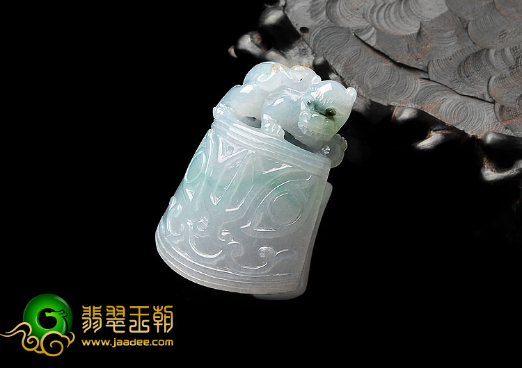 糯冰种略飘花钟上发财挂件