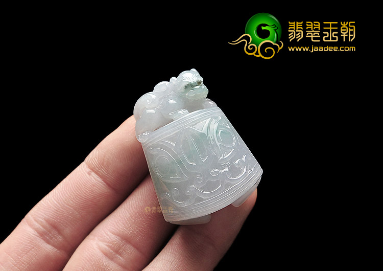 糯冰种略飘花钟上发财挂件