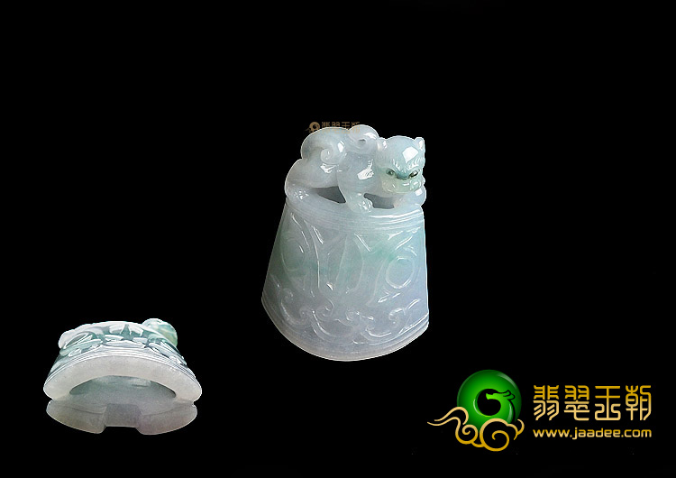 糯冰种略飘花钟上发财挂件