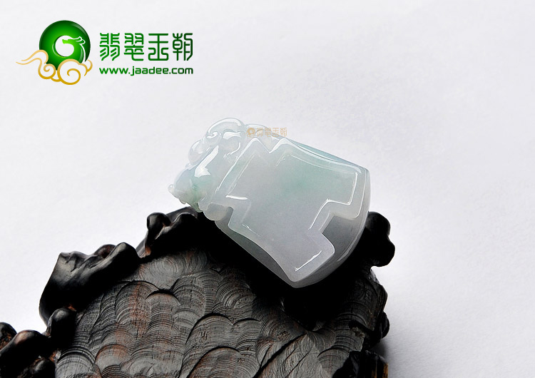 糯冰种略飘花钟上发财挂件