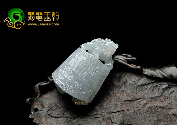 糯冰种晴水钟上发财挂件