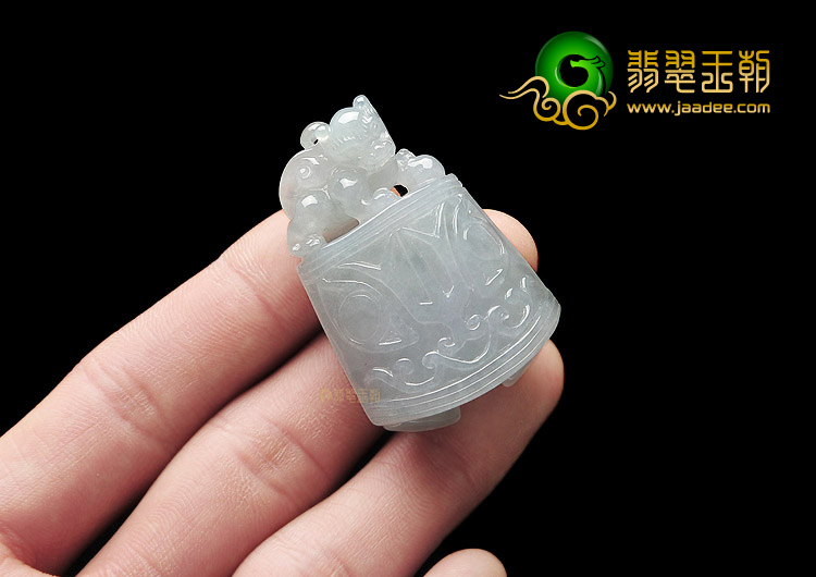 糯冰种晴水钟上发财挂件