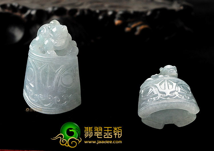 糯冰种晴水钟上发财挂件