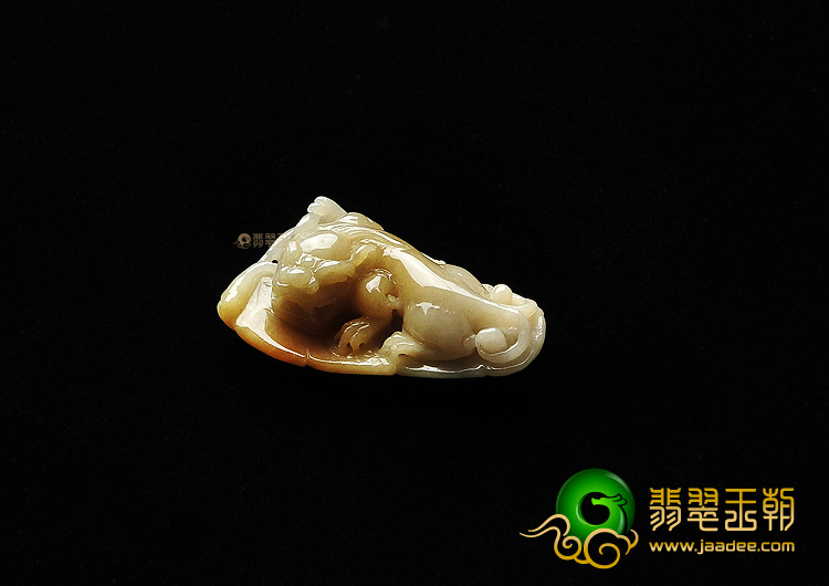 糯冰种褐黄翡貔貅挂件
