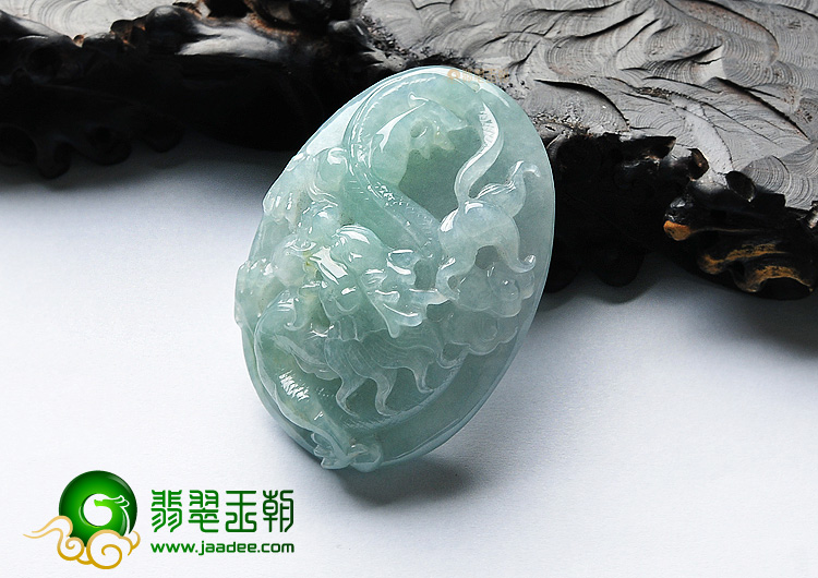 糯冰种晴水龙牌挂件