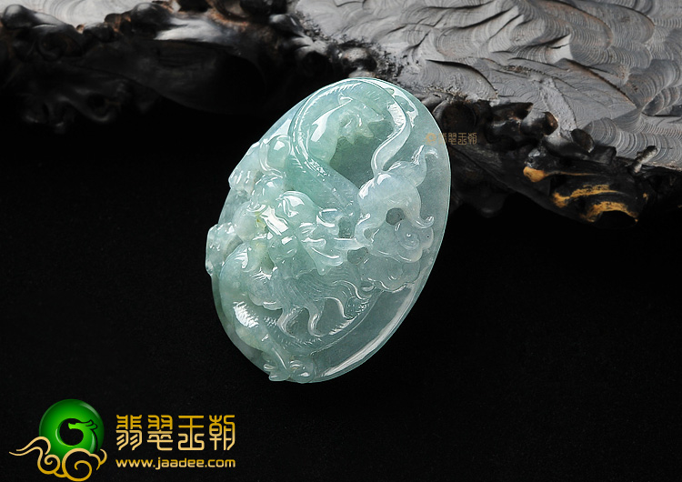 糯冰种晴水龙牌挂件