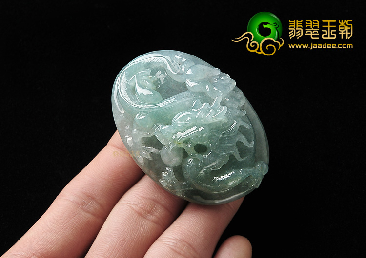 糯冰种晴水龙牌挂件