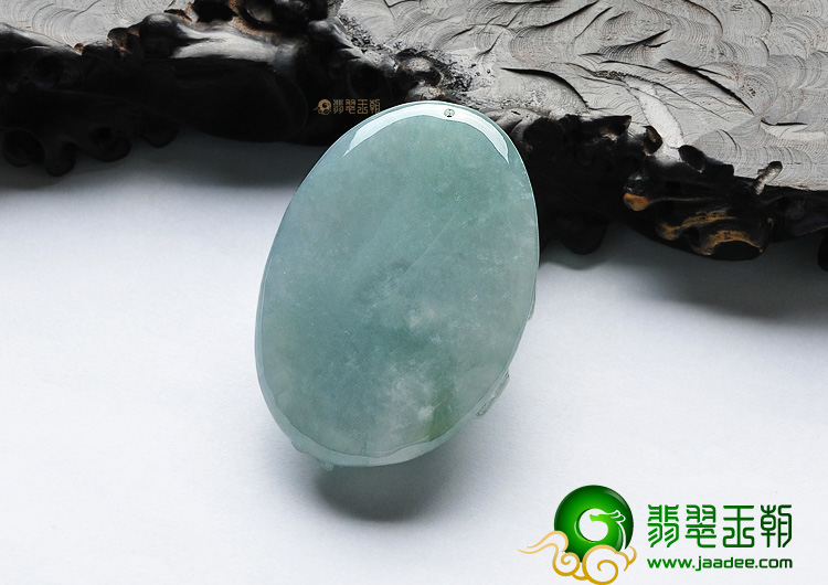 糯冰种晴水龙牌挂件