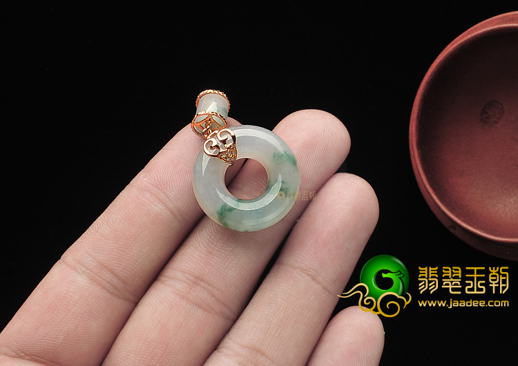 冰种飘花镶玫瑰金平安环胸坠(真钻)