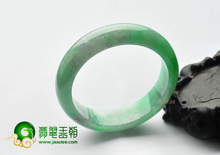 糯冰种翠色手镯(58.8mm)