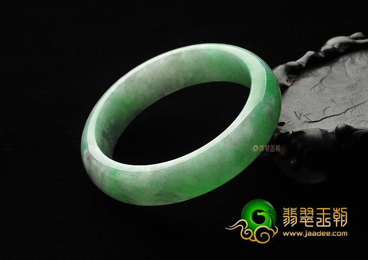 糯冰种翠色手镯(58.8mm)