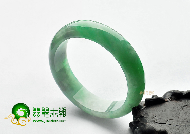 糯冰种翠色手镯(58.8mm)