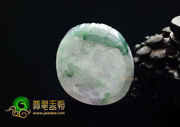 糯冰种紫罗兰飘花玉兔挂件