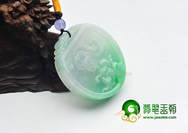 糯冰种飘翠龙凤牌挂件(一对)