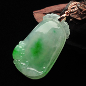 冰种略飘翠缅甸翡翠A货福瓜挂件