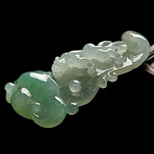 冰种飘翠缅甸翡翠A货螭龙如意挂件