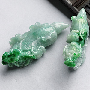 糯冰种飘翠白菜挂件(一对)