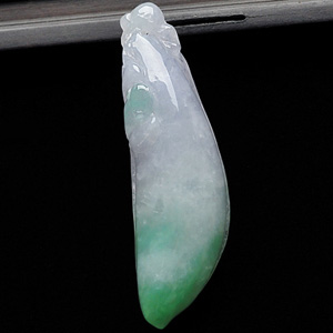 糯冰种淡春带彩福瓜挂件