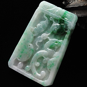 糯冰种飘翠仿古龙牌挂件