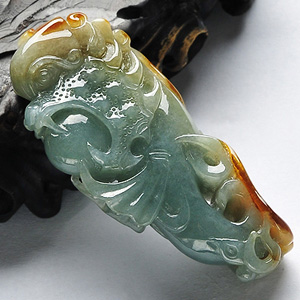 糯冰种晴水褐翡龙头鱼挂件