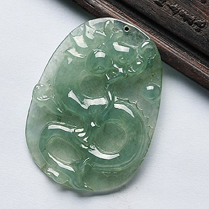冰种晴水龙牌挂件