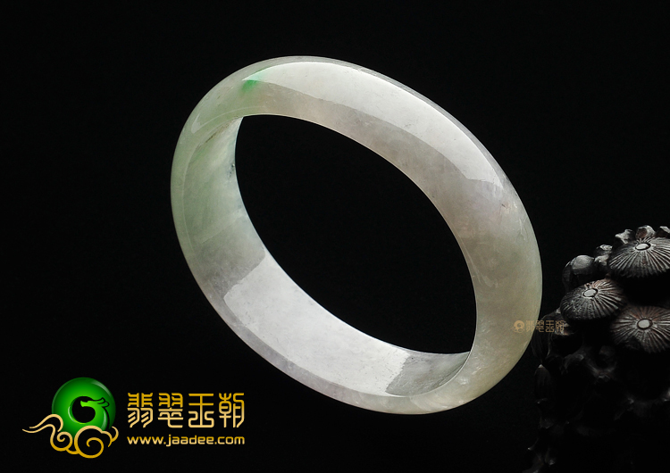 糯冰种略飘翠贵妃镯(58mm-49.8mm)