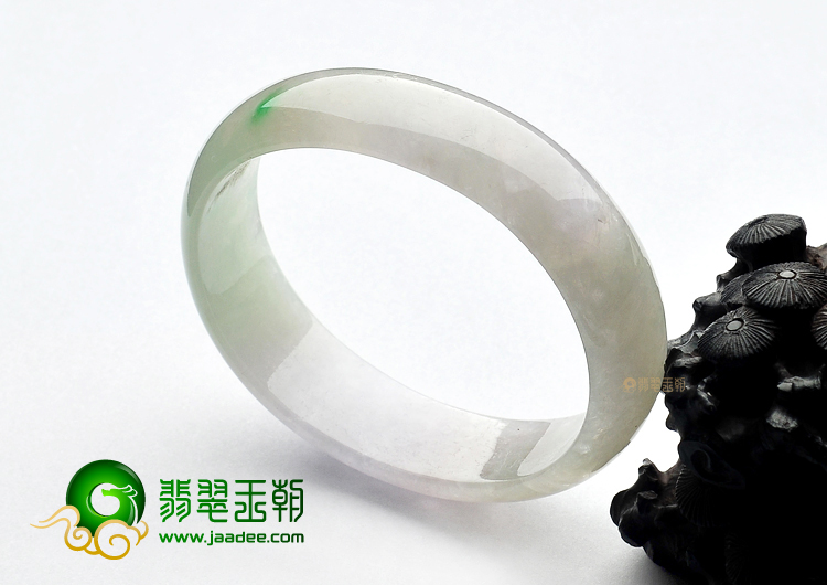 糯冰种略飘翠贵妃镯(58mm-49.8mm)