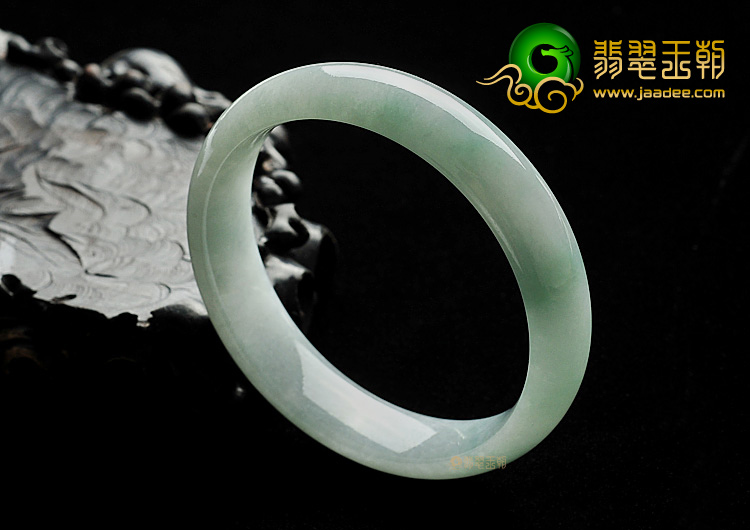 糯冰种略飘花手镯(58.2mm)