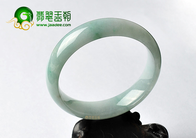 糯冰种略飘花手镯(57.8mm)
