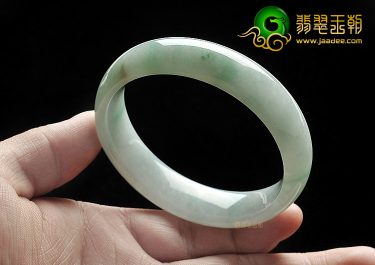 糯冰种略飘花手镯(57.8mm)