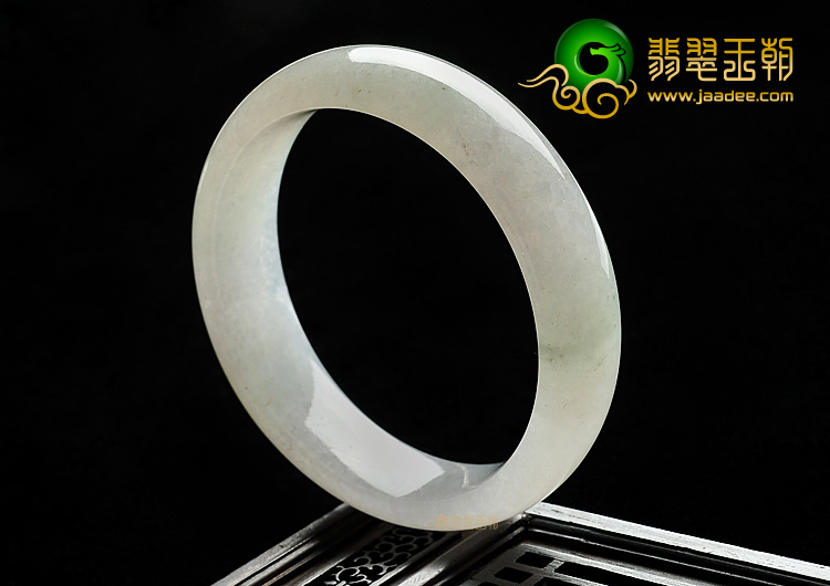糯冰种略飘花手镯(59mm)