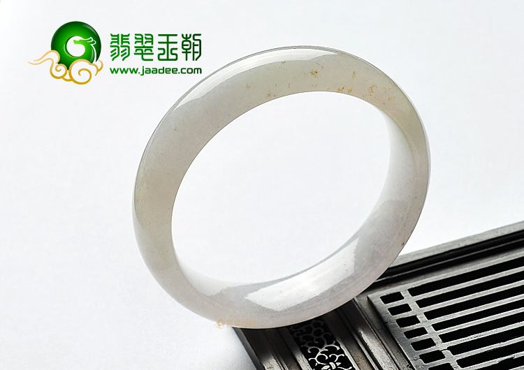 糯冰种略飘花手镯(58.8mm)