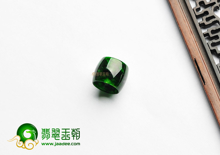 糯冰种癣加绿路路通挂件